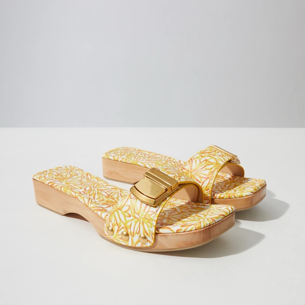Jacquemus Yellow Mules with Ergonomic Design